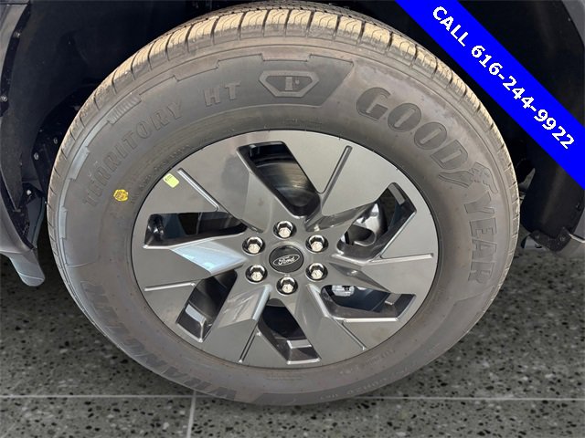 New 2025 Ford F150 Lightning Lariat image 12