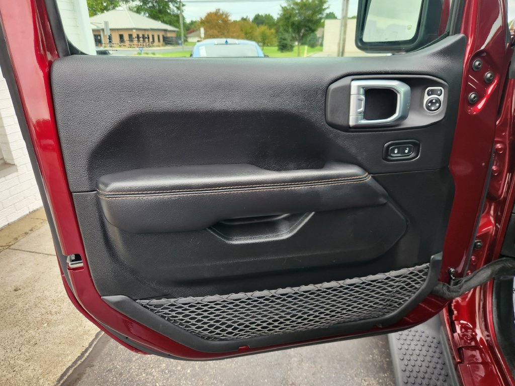Used 2021 Jeep Wrangler Unlimited Sahara AWD/4WD image 27