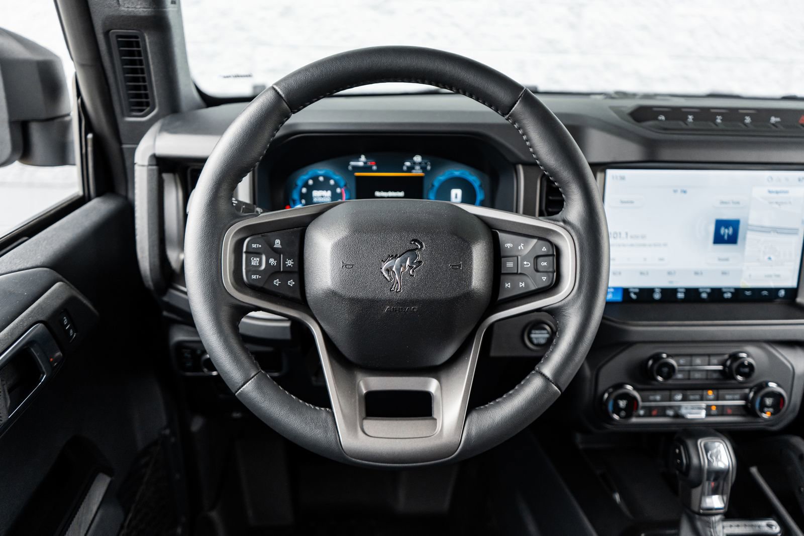 Used 2025 Ford Bronco Badlands AWD/4WD image 32