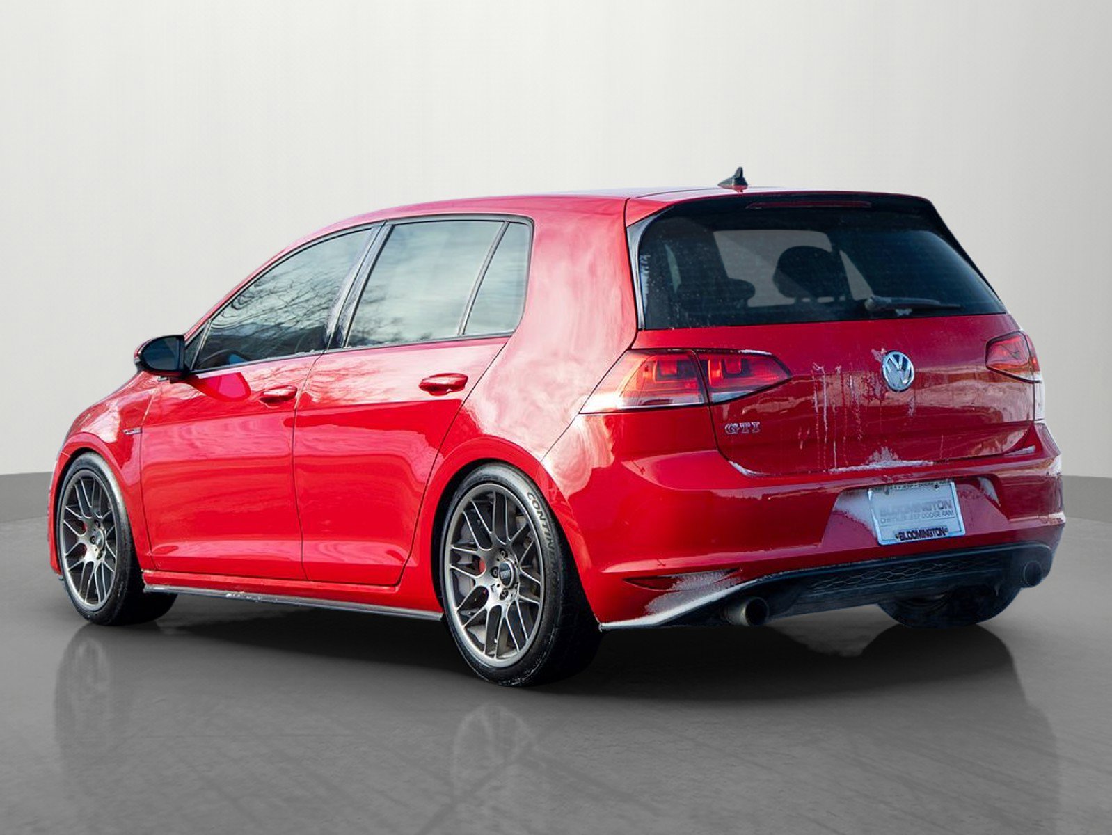 Used 2017 Volkswagen GTI SE image 5