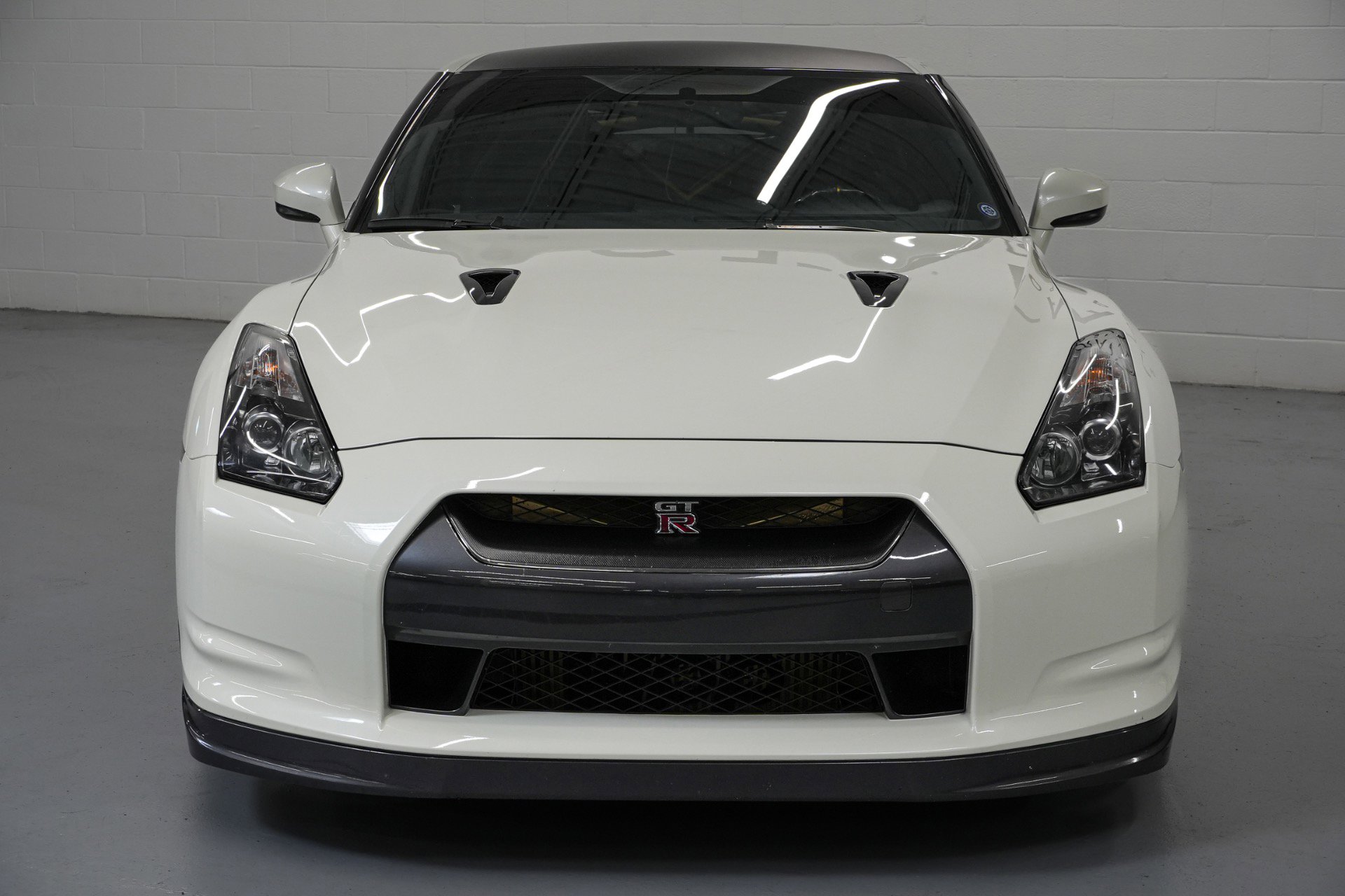 Used 2009 Nissan GT-R Premium AWD/4WD image 5