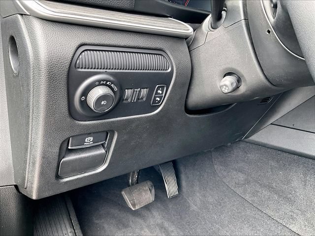 Used 2023 Jeep Wagoneer Series III w/ Premium Group I AWD/4WD image 31