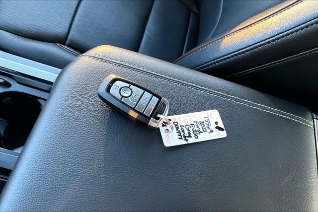 Used 2025 Ford F250 Lariat w/ Chrome Package image 34