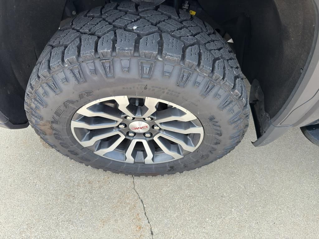 Used 2023 GMC Sierra 1500 AT4 w/ AT4 Preferred Package image 11