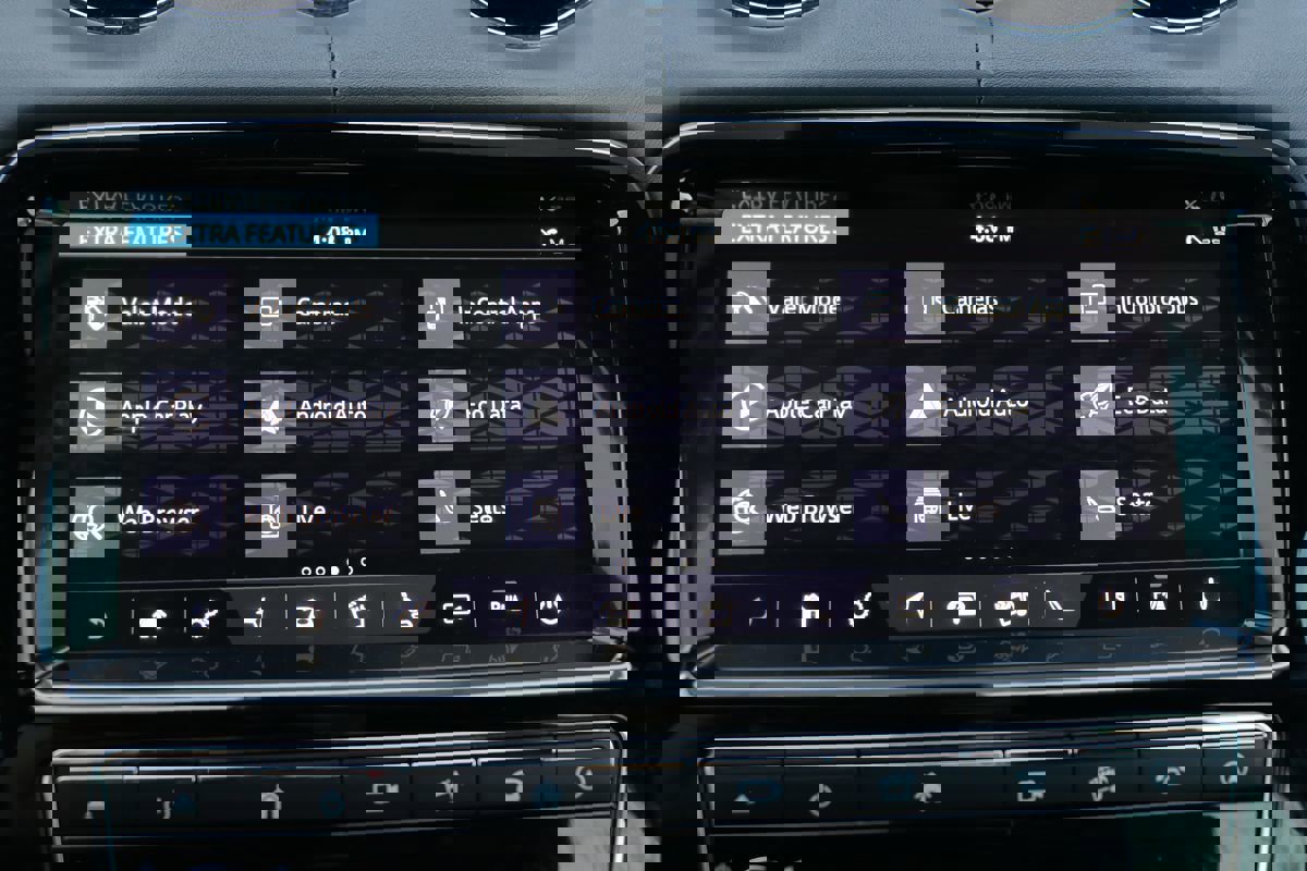 Used 2019 Jaguar XJ L Portfolio image 31