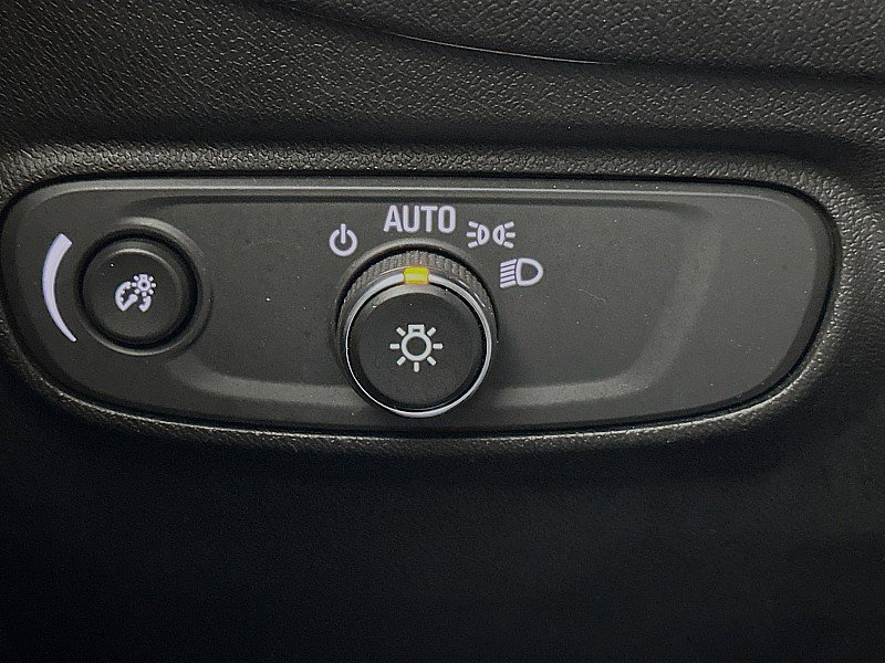 Used 2020 Chevrolet Equinox LS w/ LS Convenience Package image 10