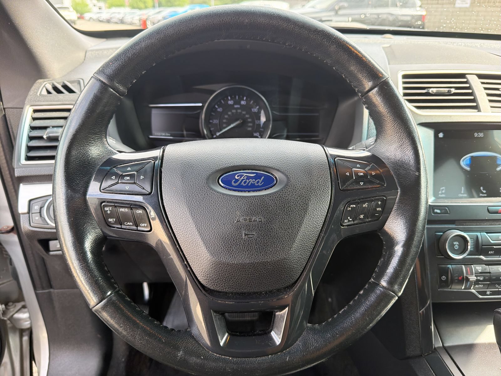 Used 2017 Ford Explorer XLT w/ Equipment Group 202A FWD image 28
