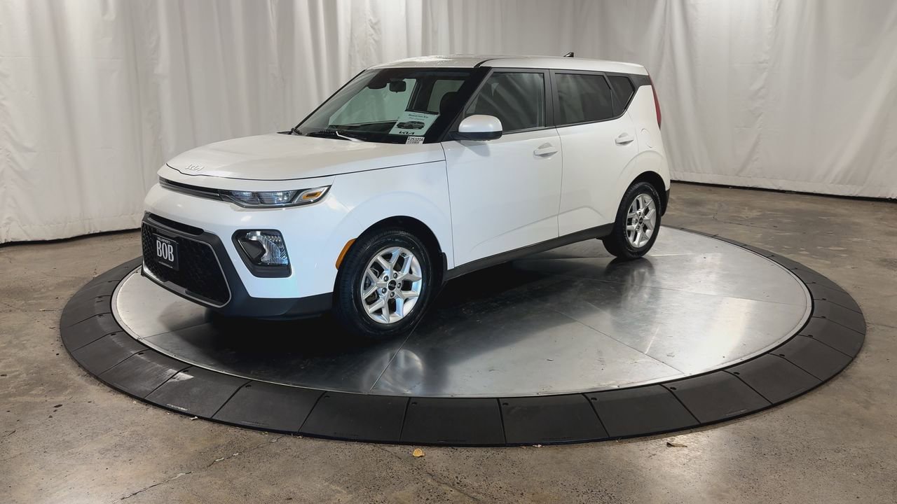 Certified 2022 Kia Soul LX w/ Technology Package image 6