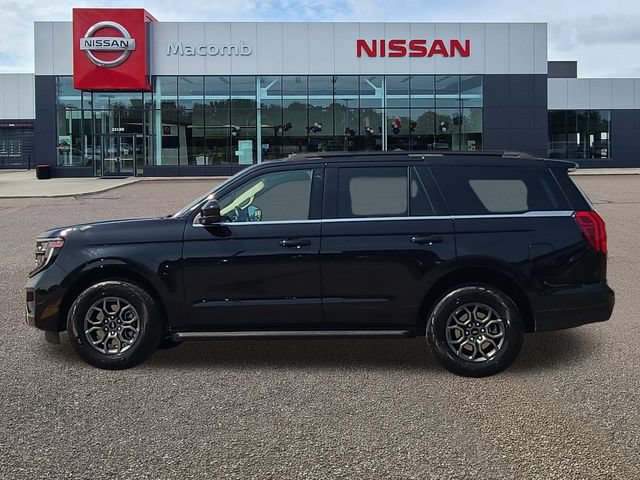 Used 2025 Ford Expedition Active AWD/4WD image 4