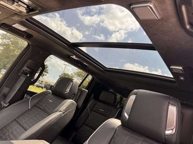 New 2026 Cadillac Escalade Platinum Sport w/ LPO, ONYX Package AWD/4WD image 20