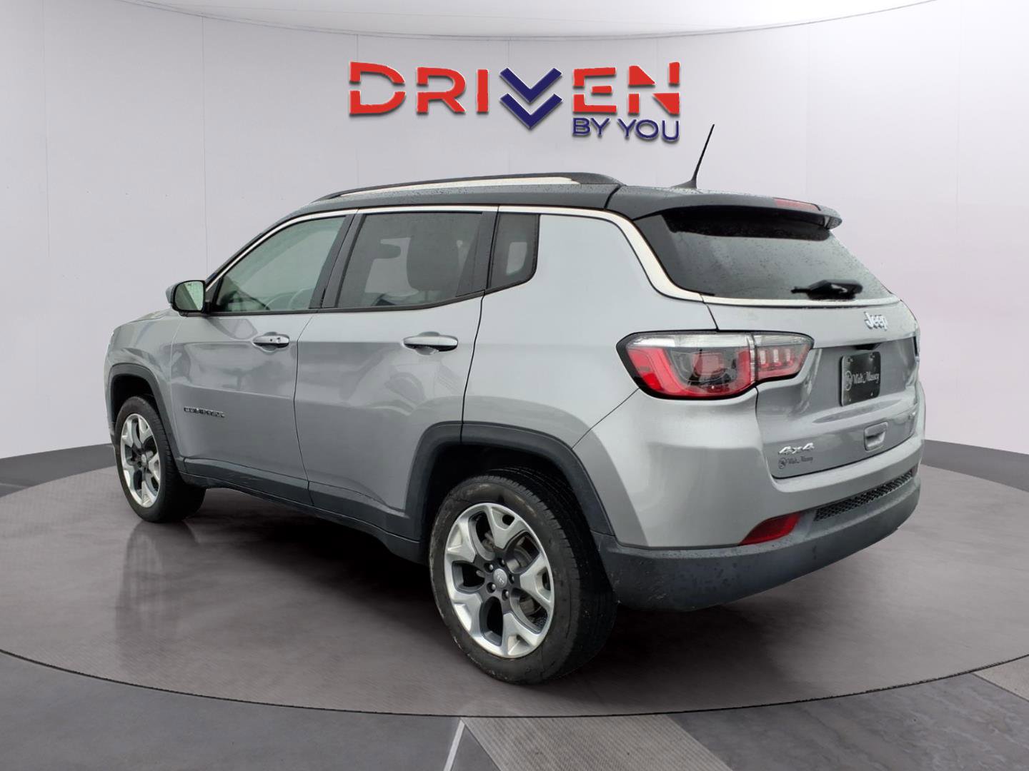 Used 2018 Jeep Compass Limited image 3