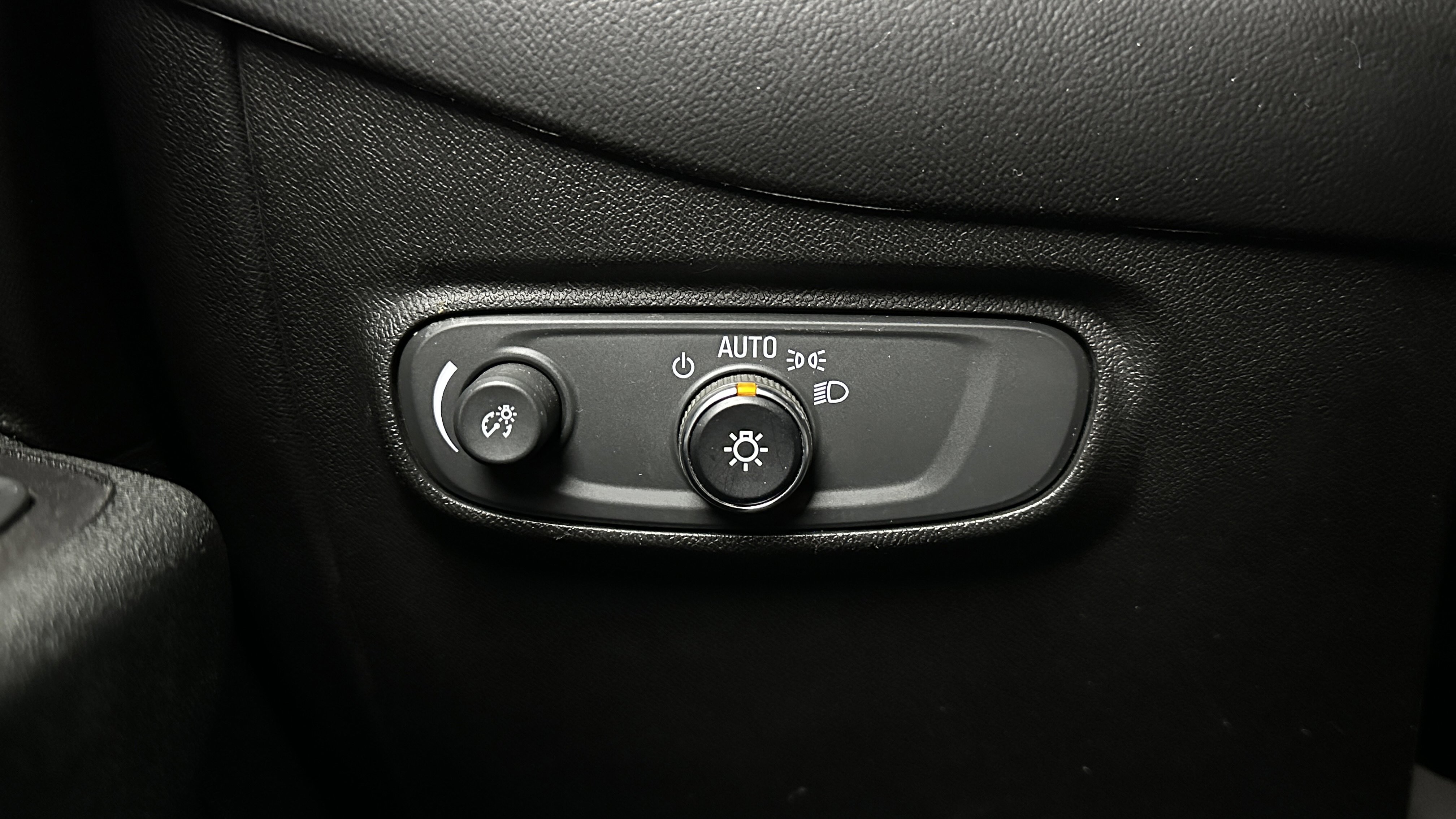 Used 2020 Chevrolet Equinox LT image 22