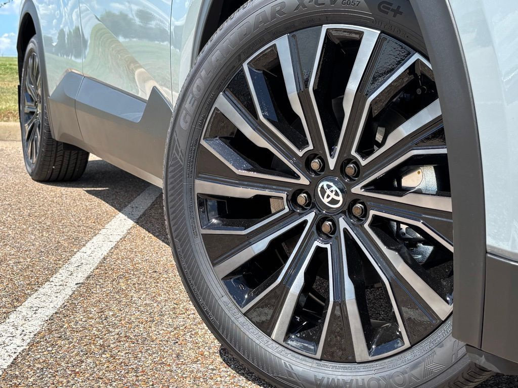 New 2026 Toyota C-HR AWD/4WD image 2
