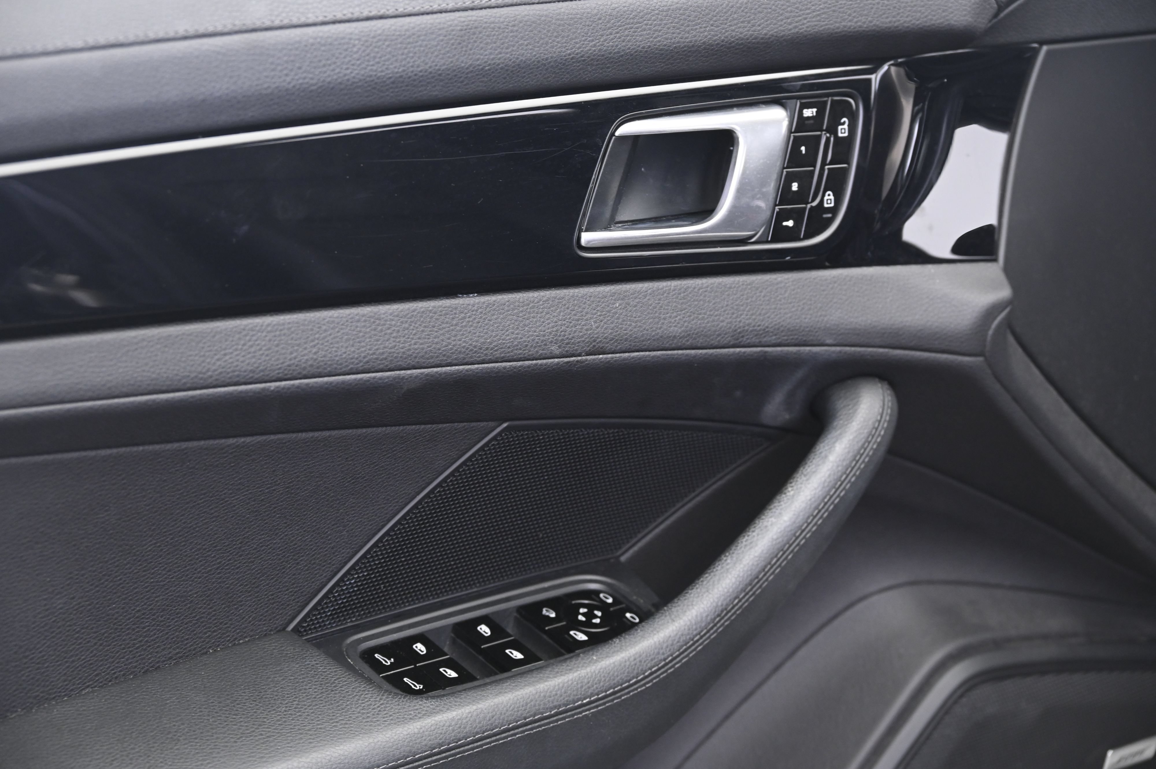 Certified 2020 Porsche Panamera RWD image 27