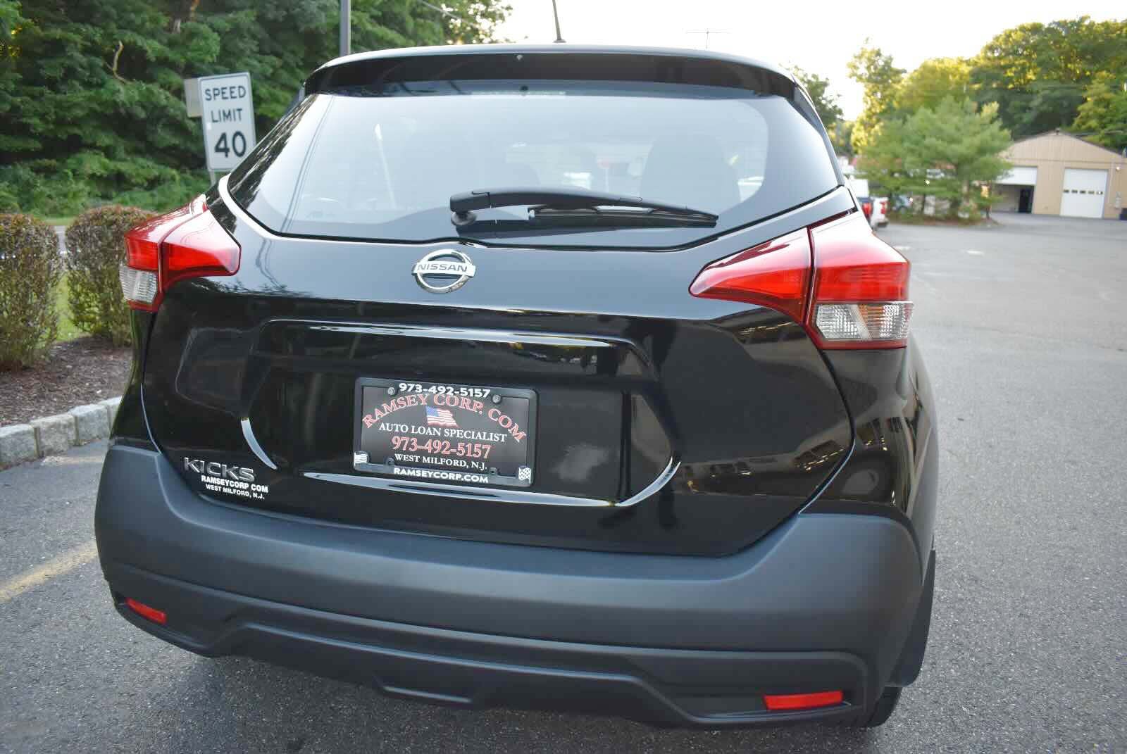 Used 2018 Nissan Kicks S FWD image 68