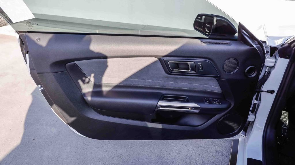 Used 2020 Ford Mustang Shelby GT350 w/ Technology Package image 21