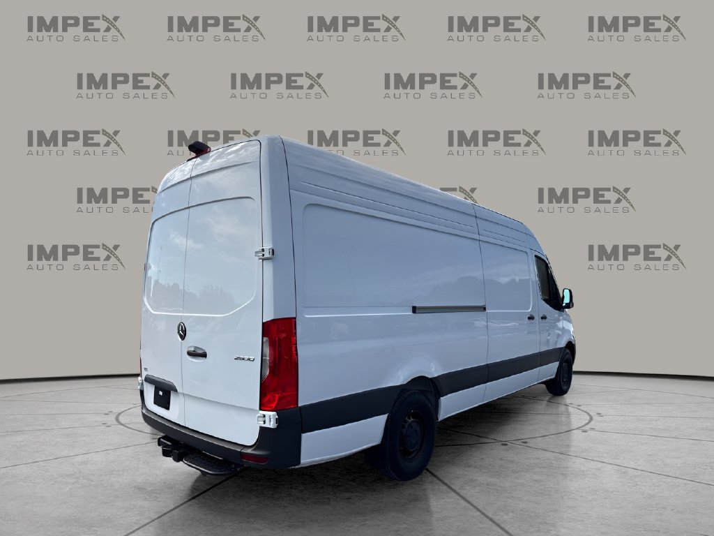 Used 2025 Mercedes-Benz Sprinter 2500 image 6