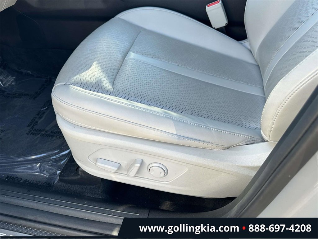 Certified 2023 Kia Sorento SX image 18