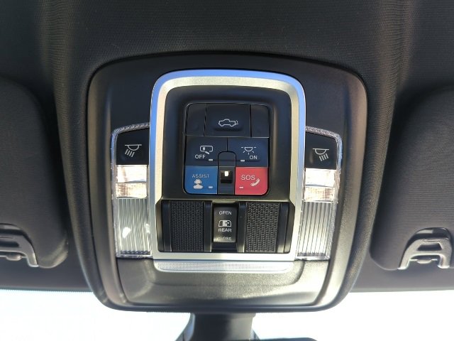 Used 2020 RAM 2500 Laramie w/ Night Edition image 20