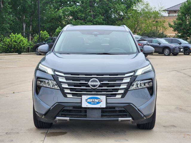 Used 2024 Nissan Rogue Platinum w/ Platinum Premium Package FWD image 2