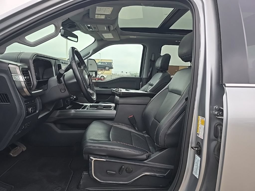 Used 2023 Ford F350 Lariat w/ Lariat Ultimate Package AWD/4WD image 11