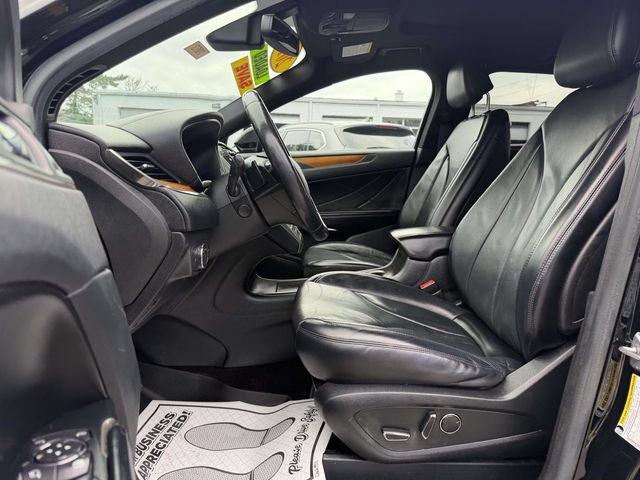 Used 2017 Lincoln MKC Reserve w/ Lincoln MKC Climate Package AWD/4WD image 9