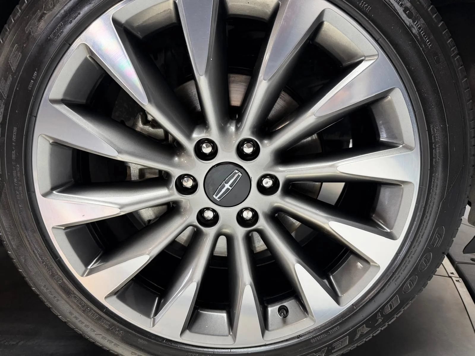 Used 2018 Lincoln Navigator Select AWD/4WD image 8