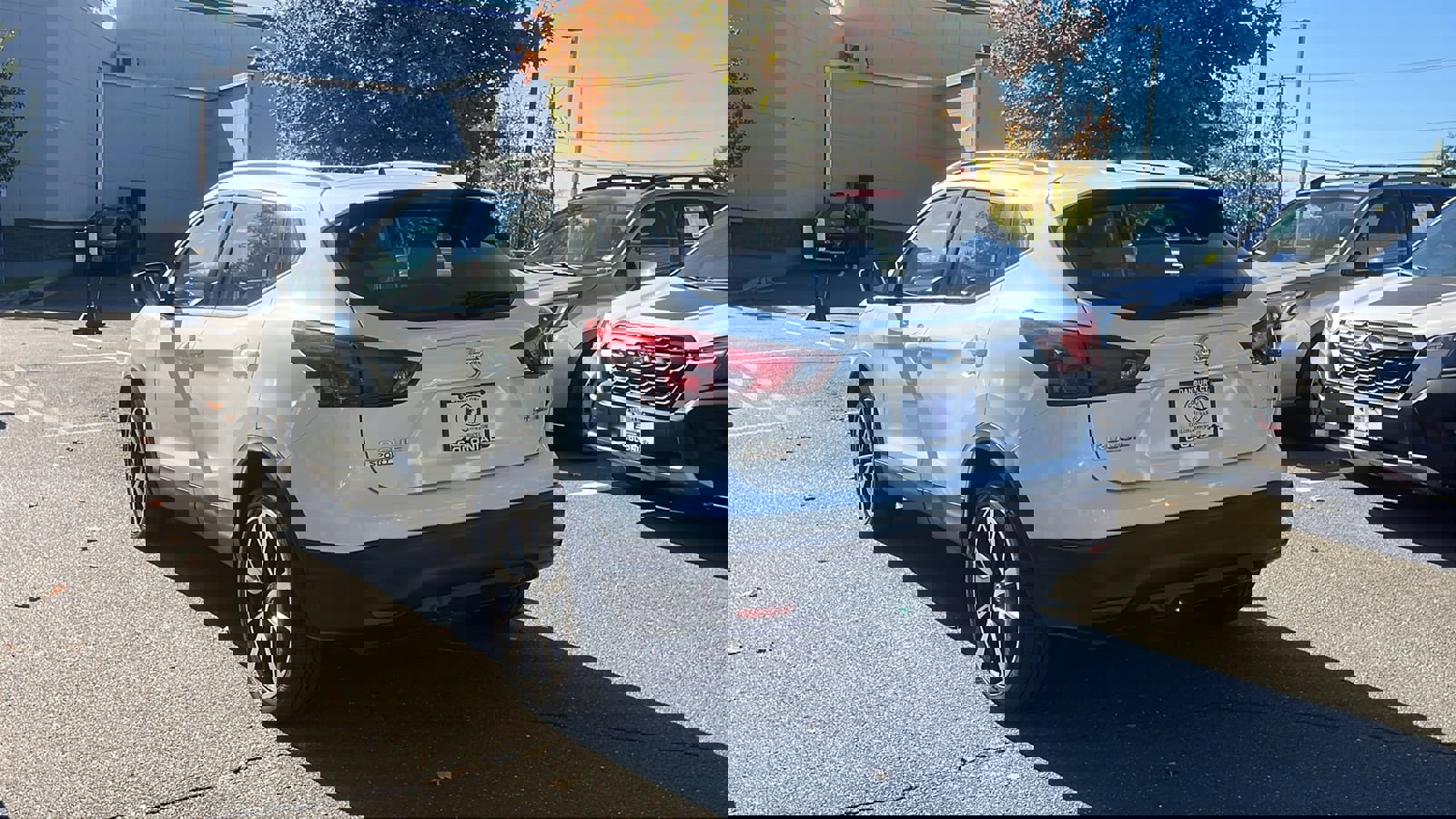 Used 2019 Nissan Rogue Sport SL w/ Premium Package image 5