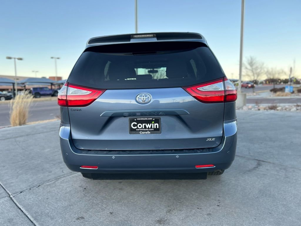 Used 2016 Toyota Sienna XLE Premium image 7