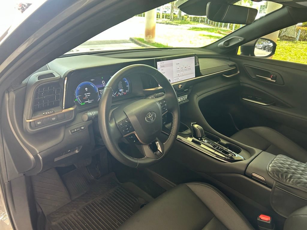 Used 2024 Toyota Crown AWD/4WD image 7