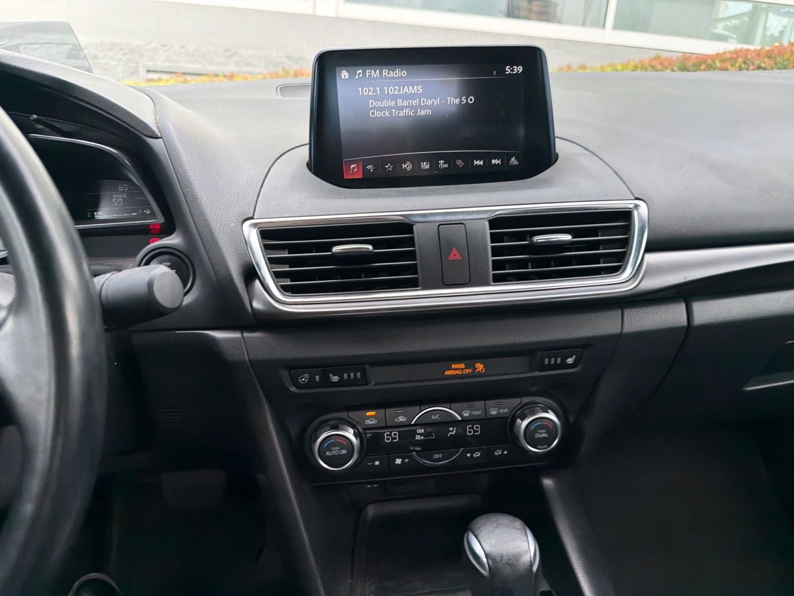 Used 2017 MAZDA MAZDA3 Grand Touring w/ Premium Equipment Package FWD image 11