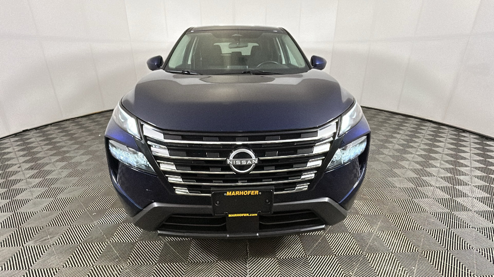 Used 2025 Nissan Rogue SV FWD image 8