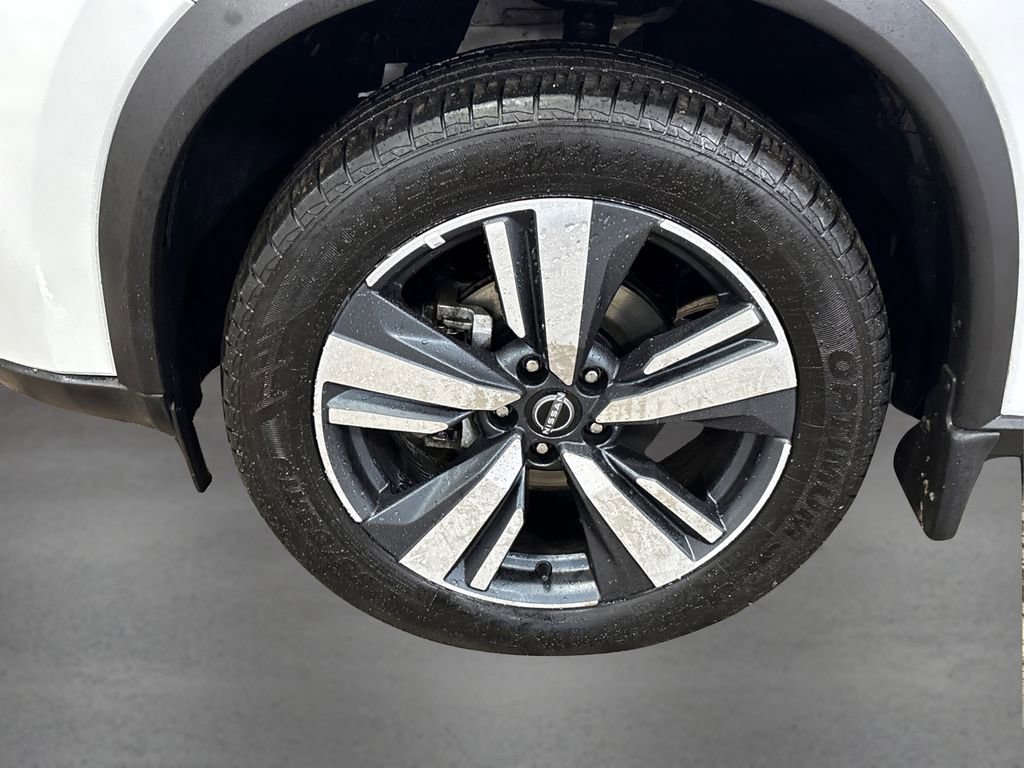 Used 2024 Nissan Rogue SL w/ SL Premium Package image 12