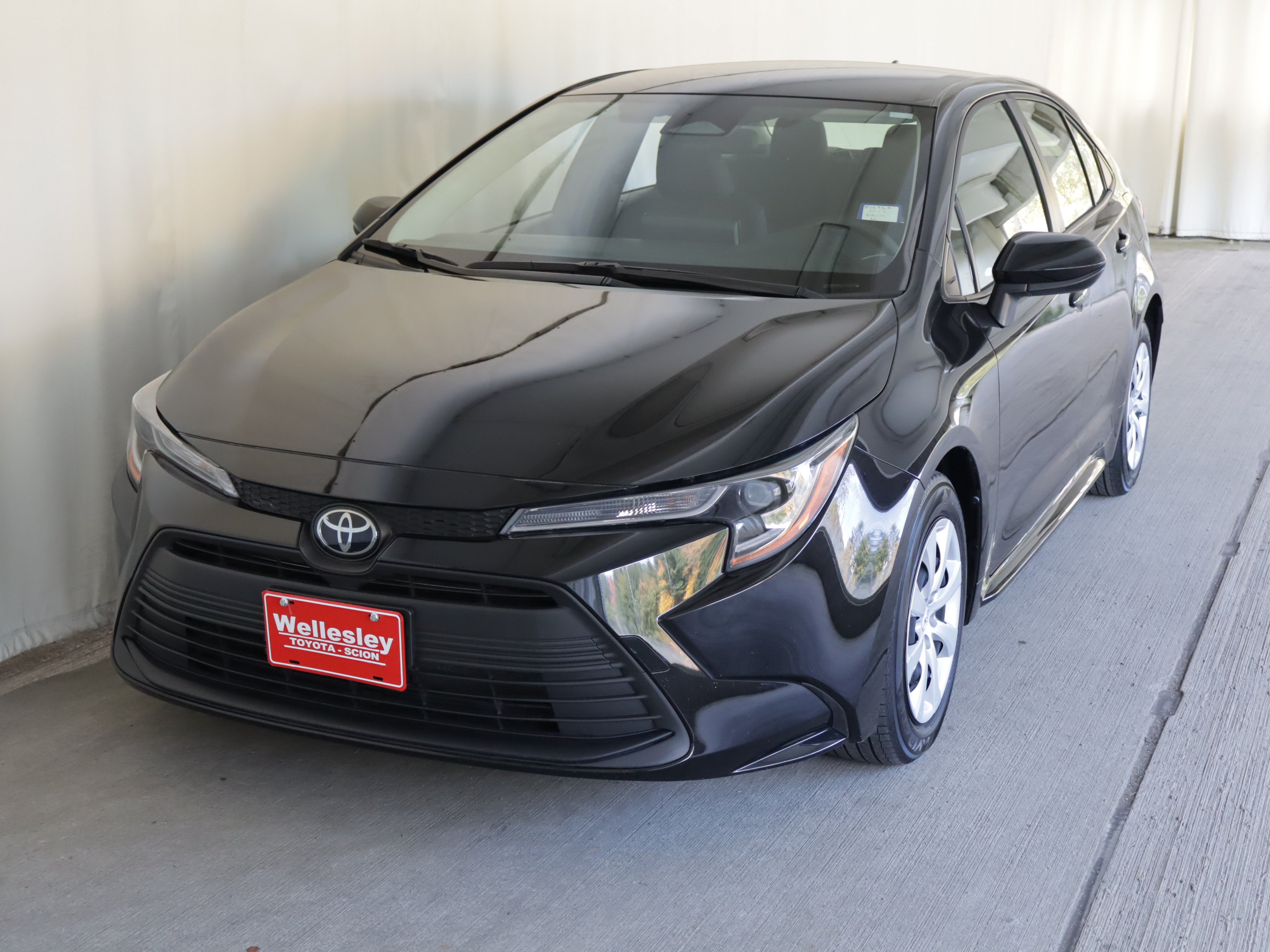Used 2023 Toyota Corolla LE w/ Carpet Mat Package (TMS) FWD image 22