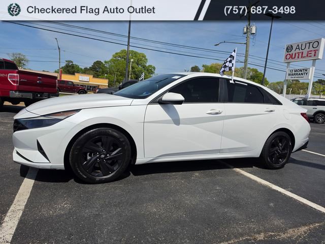 Used 2022 Hyundai Elantra SEL w/ Convenience Package image 2