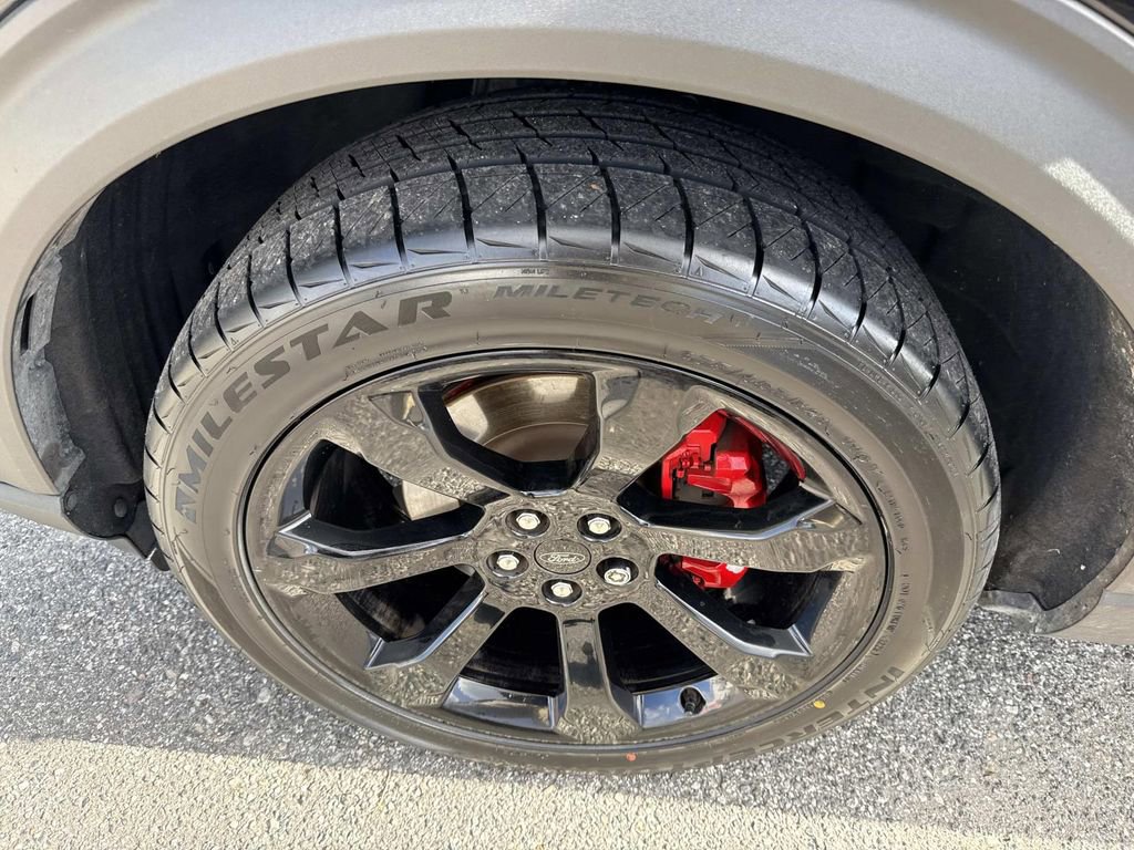 Used 2021 Ford Explorer XLT w/ Equipment Group 202A image 12