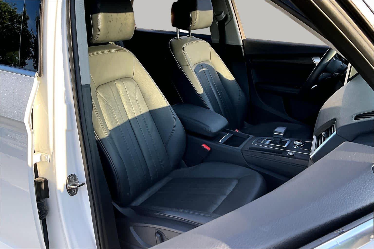 Used 2020 Audi Q5 e Prestige AWD/4WD image 9