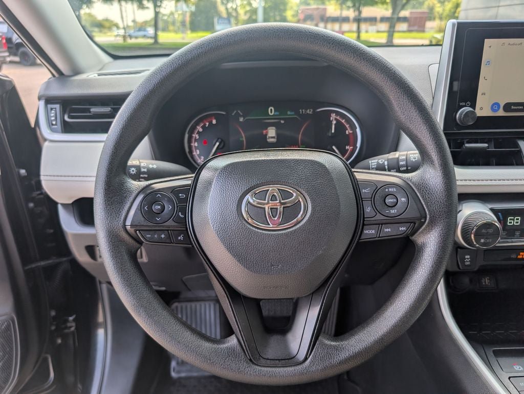 Certified 2025 Toyota RAV4 XLE AWD/4WD image 14