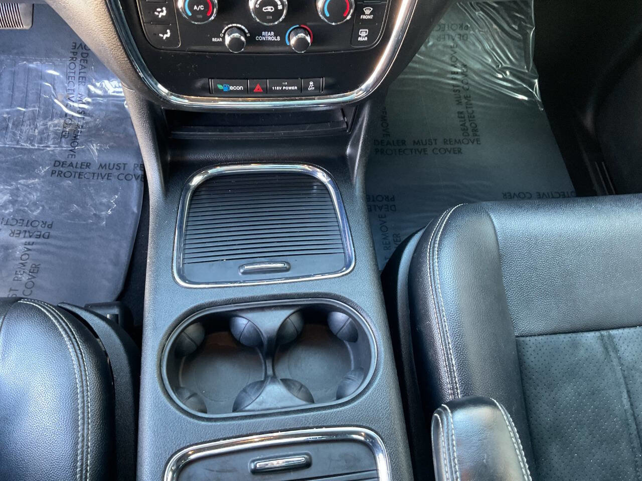 Used 2016 Dodge Grand Caravan SXT image 27