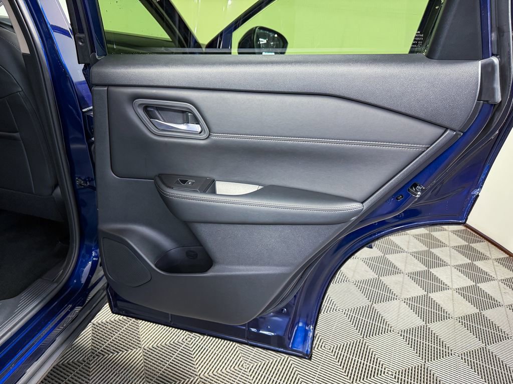Certified 2024 Nissan Rogue SL image 44
