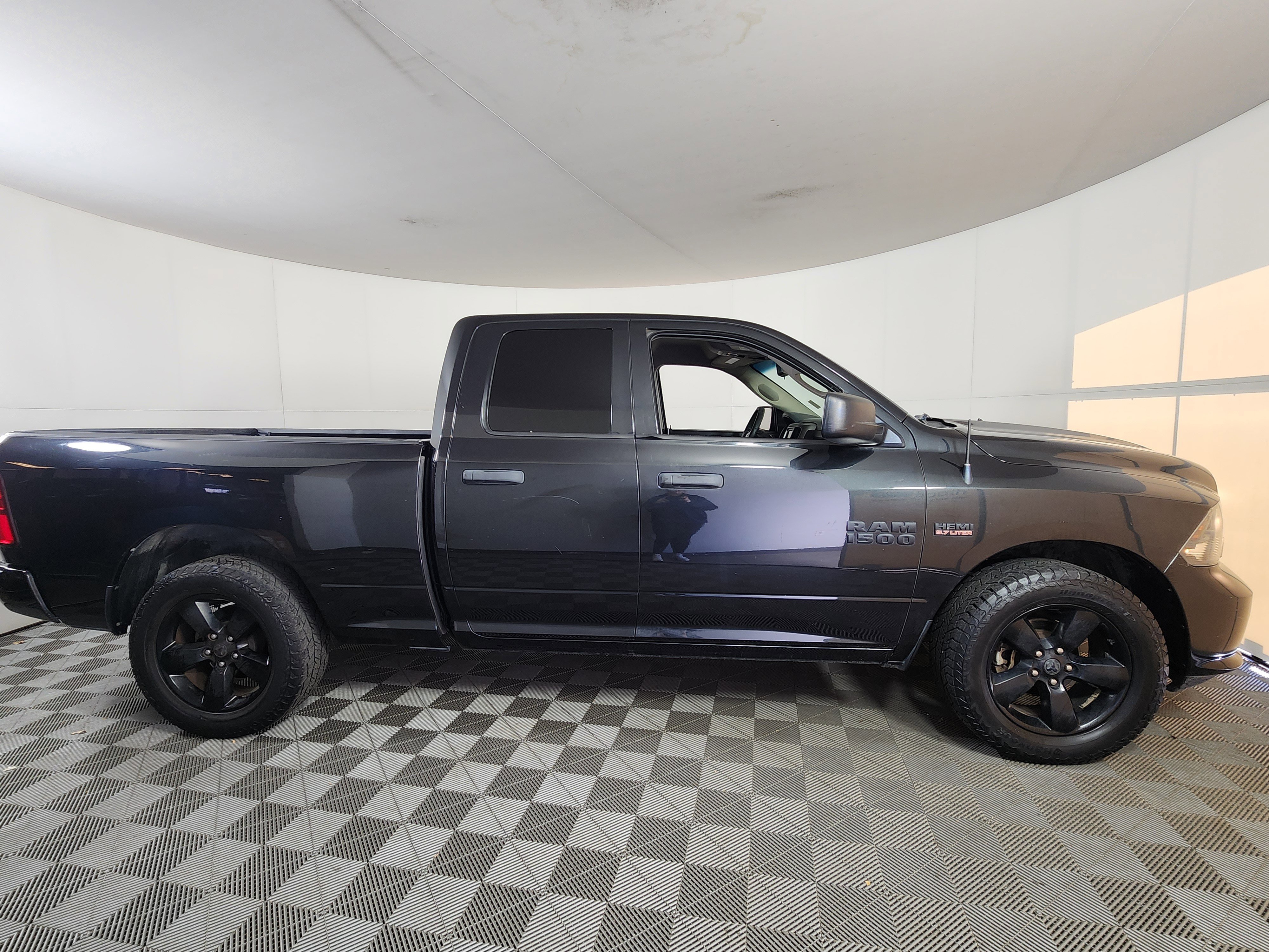 Used 2016 RAM 1500 Express w/ Black Ram 1500 Express Group image 8