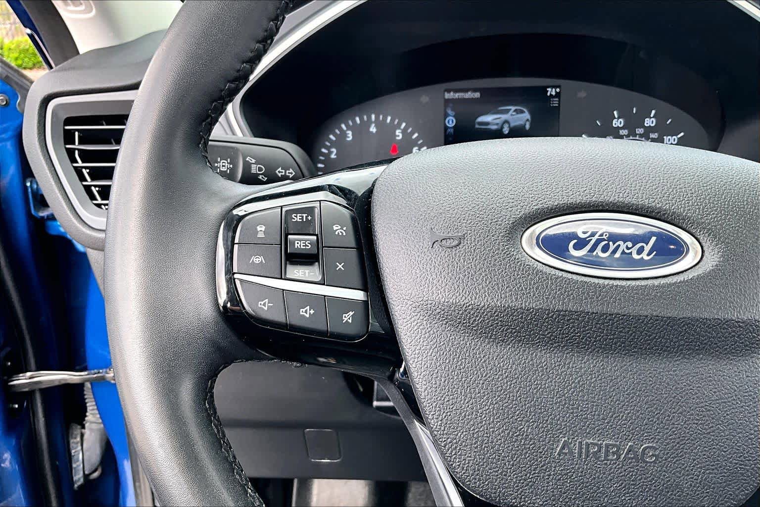 Used 2022 Ford Escape SE w/ SE Sport Appearance Package AWD/4WD image 23
