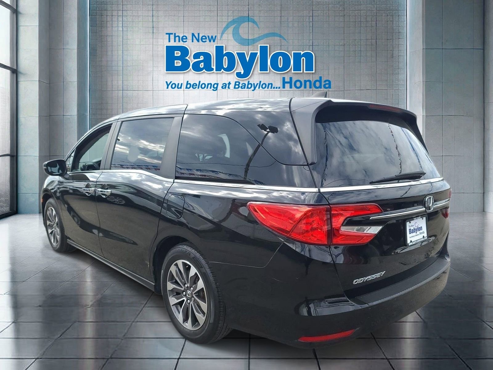 Used 2023 Honda Odyssey EX-L image 3