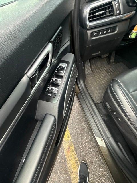 Used 2022 Kia Telluride S AWD/4WD image 7