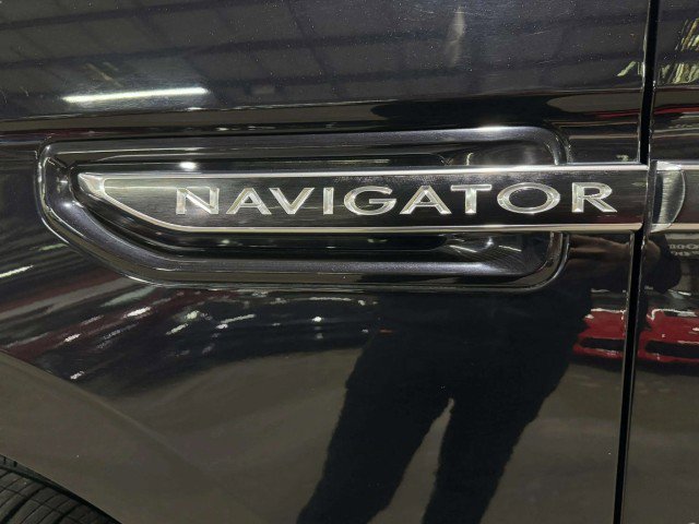Used 2020 Lincoln Navigator L Black Label w/ Cargo Convenience Package image 18