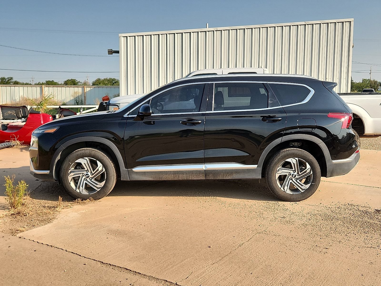 Used 2021 Hyundai Santa Fe SEL w/ Cargo Package AWD/4WD image 2