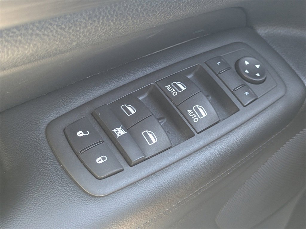 Used 2022 Jeep Grand Cherokee Laredo X image 27