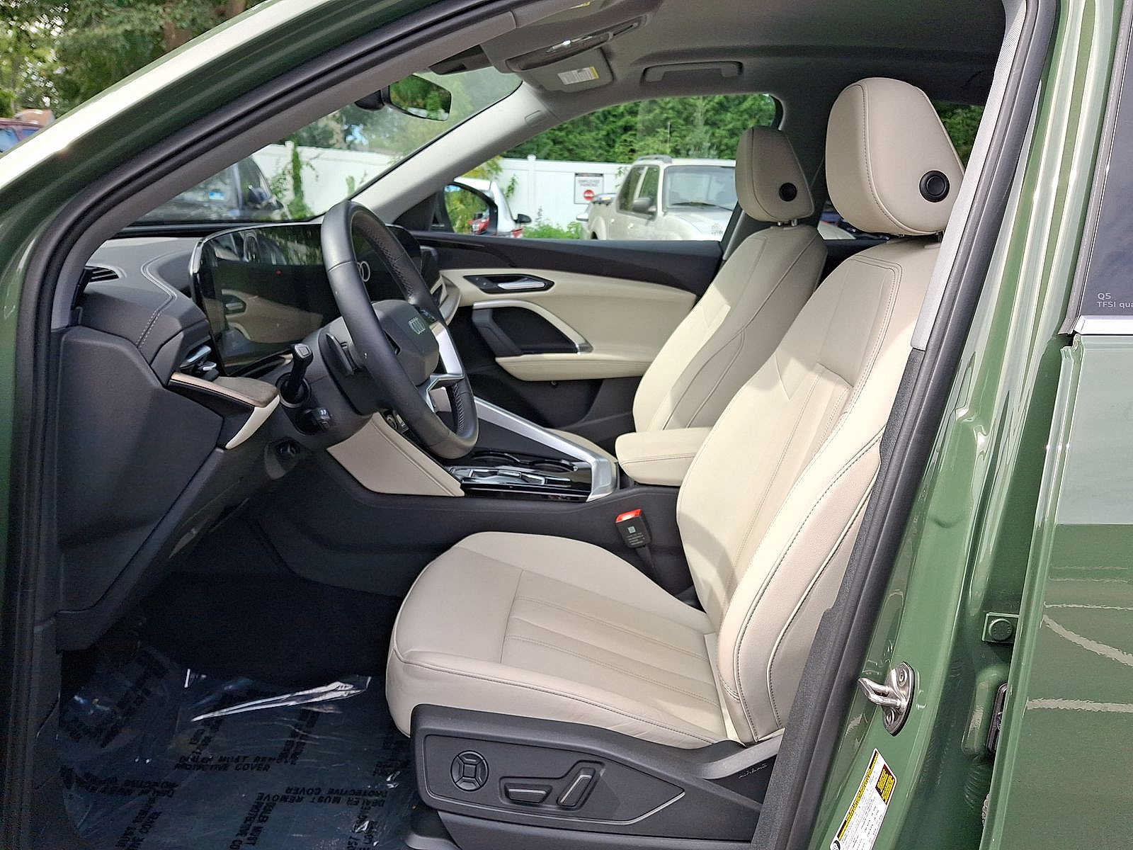 Certified 2025 Audi Q5 Premium w/ Convenience Package AWD/4WD image 17