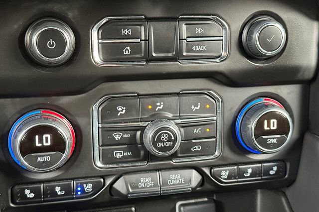 Used 2024 Chevrolet Tahoe Premier AWD/4WD image 23