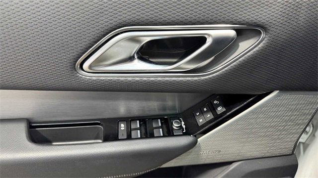 Used 2019 Land Rover Range Rover Velar R-Dynamic SE image 19